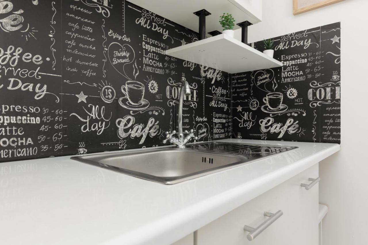 Affordable Underground Studio Near Pge Narodowy By Noclegi Renters Varsavia Esterno foto
